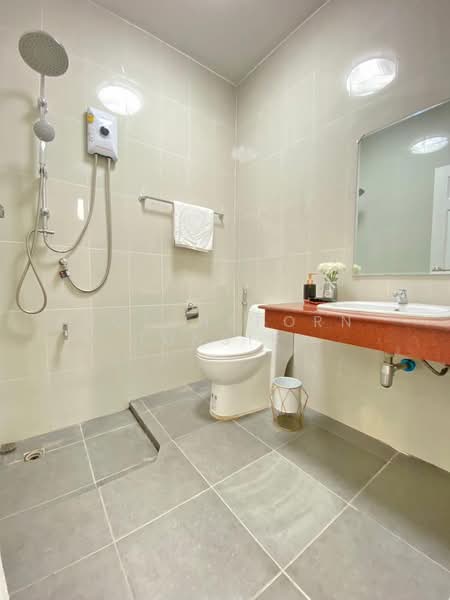 บ้านในโครงการ ให้เช่า – ใกล้เซ็นทรัลเฟสติวัลเพียง 5 นาที ค่าเช่า 33,000 บาท / เดือน No.6H173, Chiang Mai, San Sai Noi, San Sai, Chiang Mai, 4 Bedrooms, 150 sqm, Single Detached House For Rent, by Rutchaporn Tunsiri, 500187184 - DDproperty.com