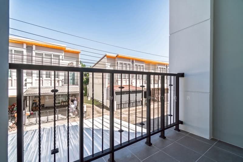 Golden Town Bangna-Suanluang, Bangkok, Kanchanapisek Road, Dok Mai, Prawet, Bangkok, 4 Bedrooms, 87 sqm, Townhouse For Sale, by Tharnavee Tharnasetthadakul, 500187204 - DDproperty.com