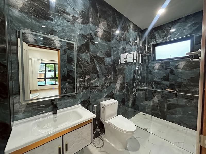 บ้านพูลวิลล่า 2 หลัง ราคาสุดคุ้ม, Chiang Mai, San Phak Wan, Hang Dong, Chiang Mai, 6 Bedrooms, 1 sqm, Villa For Sale, by Onanong(Kim) Khamphao, 500187214 - DDproperty.com