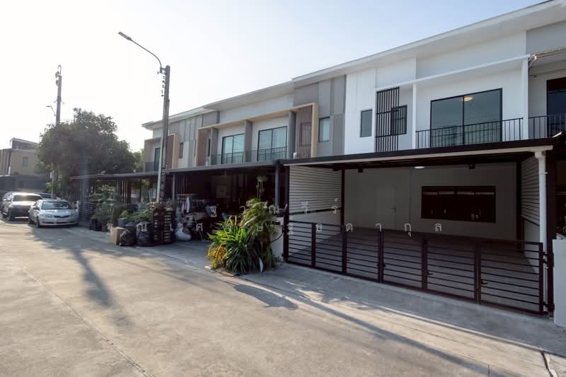 The Connect Suanluang-Onnut, Bangkok, Soi 67, Chalerm Phrakiat Rama 9 Road, Prawet, Prawet, Bangkok, 3 Bedrooms, 86 sqm, Townhouse For Sale, by Tharnavee Tharnasetthadakul, 500187230 - DDproperty.com