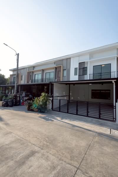 The Connect Suanluang-Onnut, Bangkok, Soi 67, Chalerm Phrakiat Rama 9 Road, Prawet, Prawet, Bangkok, 3 Bedrooms, 86 sqm, Townhouse For Sale, by Tharnavee Tharnasetthadakul, 500187230 - DDproperty.com