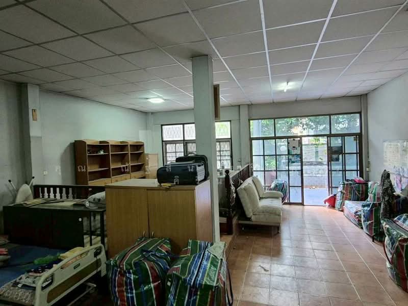 ทาวน์เฮ้าส์ 2 ชั้น 34 ตร.ว. หมู่บ้านพรไพลิน ใกล้ตลาดโชคชัยสี่ ซอยลาดพร้าว35/1, Bangkok, Lat Yao, Chatuchak, Bangkok, 2 Bedrooms, 140 sqm, Townhouse For Sale, by คุณ ณัฐสิน ตรีเพ็ชร (คิริน), 500187238 - DDproperty.com