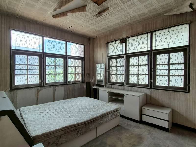 ทาวน์เฮ้าส์ 2 ชั้น 34 ตร.ว. หมู่บ้านพรไพลิน ใกล้ตลาดโชคชัยสี่ ซอยลาดพร้าว35/1, Bangkok, Lat Yao, Chatuchak, Bangkok, 2 Bedrooms, 140 sqm, Townhouse For Sale, by คุณ ณัฐสิน ตรีเพ็ชร (คิริน), 500187238 - DDproperty.com