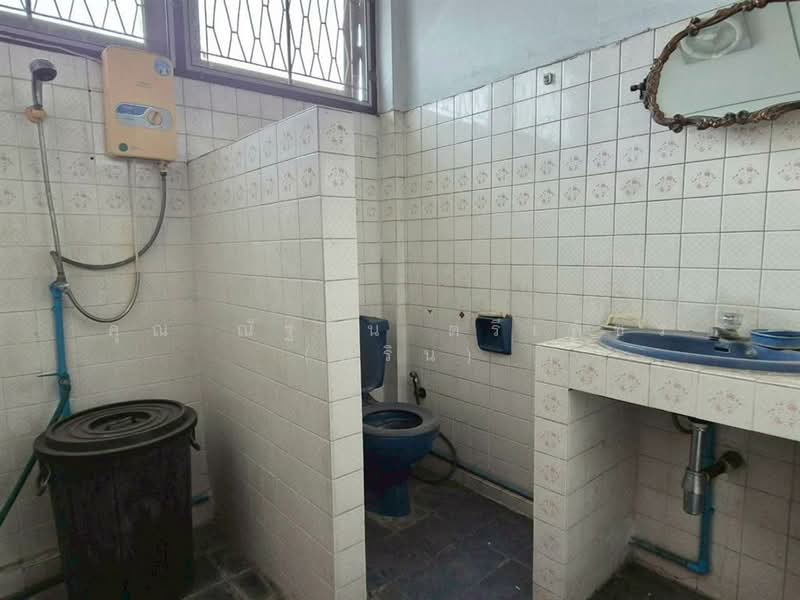 ทาวน์เฮ้าส์ 2 ชั้น 34 ตร.ว. หมู่บ้านพรไพลิน ใกล้ตลาดโชคชัยสี่ ซอยลาดพร้าว35/1, Bangkok, Lat Yao, Chatuchak, Bangkok, 2 Bedrooms, 140 sqm, Townhouse For Sale, by คุณ ณัฐสิน ตรีเพ็ชร (คิริน), 500187238 - DDproperty.com