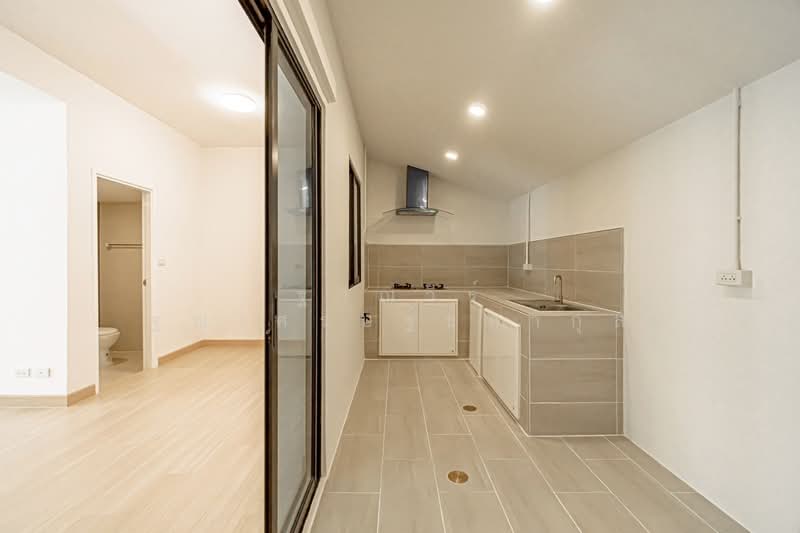 The Connect Suanluang-Onnut, Bangkok, Soi 67, Chalerm Phrakiat Rama 9 Road, Prawet, Prawet, Bangkok, 3 Bedrooms, 86 sqm, Townhouse For Sale, by Tharnavee Tharnasetthadakul, 500187320 - DDproperty.com