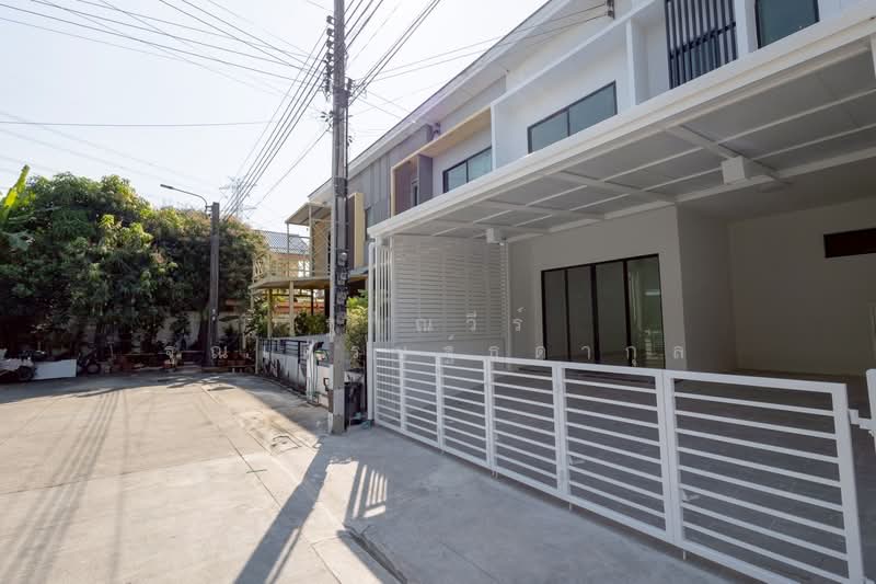 The Connect Suanluang-Onnut, Bangkok, Soi 67, Chalerm Phrakiat Rama 9 Road, Prawet, Prawet, Bangkok, 3 Bedrooms, 72 sqm, Townhouse For Sale, by Tharnavee Tharnasetthadakul, 500187331 - DDproperty.com
