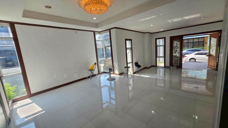 หมู่บ้านกฤษณา กรุงเทพกรีฑา 15, กรุงเทพ, กรุงเทพกรีฑา, สะพานสูง, สะพานสูง, กรุงเทพ, 864 ตร.ม., สำนักงาน ให้เช่า, โดย Jarunee (Ja), 500187355 - DDproperty.com