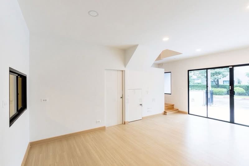 Baan Klang Muang Rama 9-On Nut, Bangkok, Bangkok-Chonburi New Road, Prawet, Prawet, Bangkok, 3 Bedrooms, 74 sqm, Townhouse For Sale, by Tharnavee Tharnasetthadakul, 500187369 - DDproperty.com