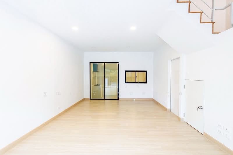 Baan Klang Muang Rama 9-On Nut, Bangkok, Bangkok-Chonburi New Road, Prawet, Prawet, Bangkok, 3 Bedrooms, 74 sqm, Townhouse For Sale, by Tharnavee Tharnasetthadakul, 500187369 - DDproperty.com