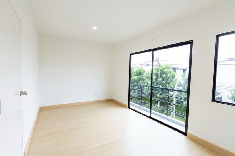 Baan Klang Muang Rama 9-On Nut, Bangkok, Bangkok-Chonburi New Road, Prawet, Prawet, Bangkok, 3 Bedrooms, 74 sqm, Townhouse For Sale, by Tharnavee Tharnasetthadakul, 500187369 - DDproperty.com