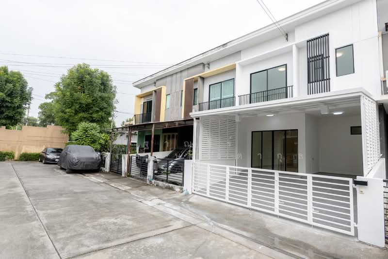 The Connect Suanluang-Onnut, Bangkok, Soi 67, Chalerm Phrakiat Rama 9 Road, Prawet, Prawet, Bangkok, 3 Bedrooms, 72 sqm, Townhouse For Sale, by Tharnavee Tharnasetthadakul, 500187384 - DDproperty.com