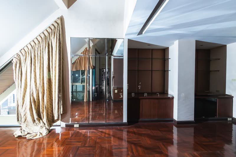 บ้านเลขที่ 23 ซอยสุขุมวิท 24, Bangkok, Khong Tan, Khlong Toei, Bangkok, 7 Bedrooms, 920 sqm, Single Detached House For Rent, by Tharnavee Tharnasetthadakul, 500187395 - DDproperty.com