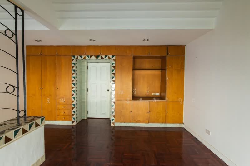 บ้านเลขที่ 23 ซอยสุขุมวิท 24, Bangkok, Khong Tan, Khlong Toei, Bangkok, 7 Bedrooms, 920 sqm, Single Detached House For Rent, by Tharnavee Tharnasetthadakul, 500187395 - DDproperty.com