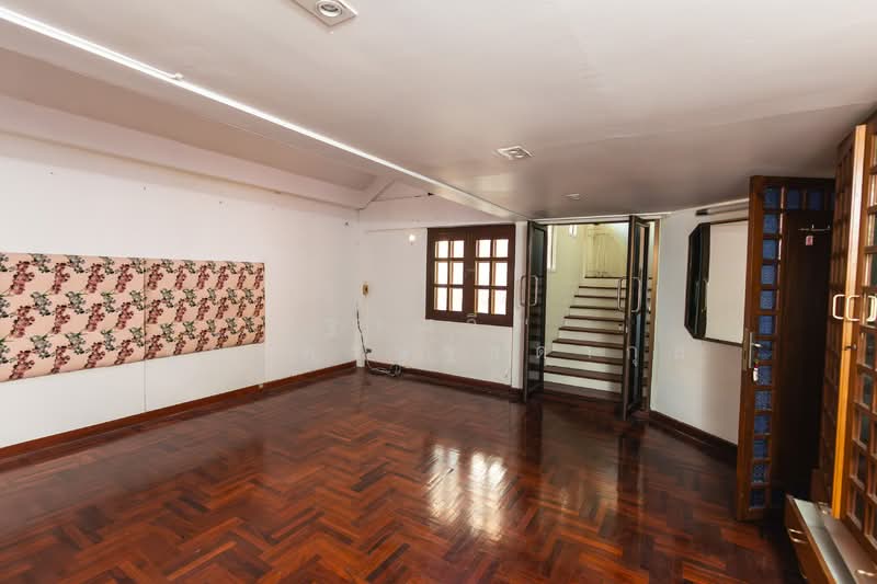 บ้านเลขที่ 23 ซอยสุขุมวิท 24, Bangkok, Khong Tan, Khlong Toei, Bangkok, 7 Bedrooms, 920 sqm, Single Detached House For Rent, by Tharnavee Tharnasetthadakul, 500187395 - DDproperty.com