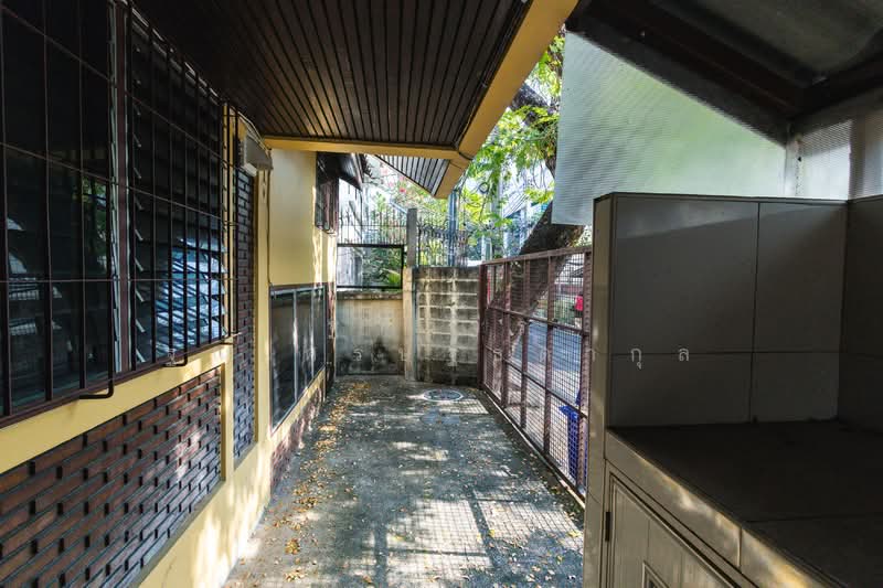 บ้านเลขที่ 23 ซอยสุขุมวิท 24, Bangkok, Khong Tan, Khlong Toei, Bangkok, 7 Bedrooms, 920 sqm, Single Detached House For Rent, by Tharnavee Tharnasetthadakul, 500187395 - DDproperty.com