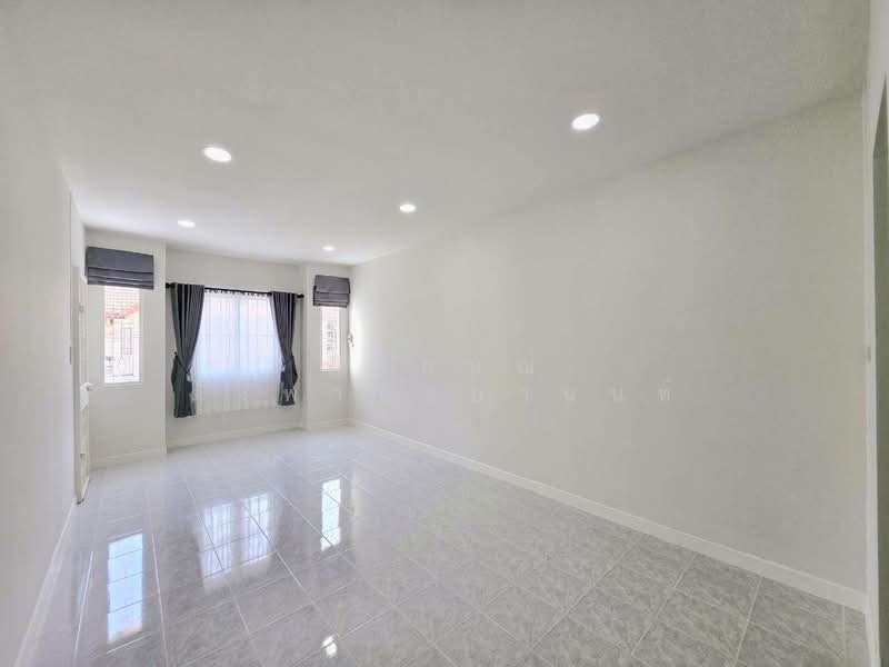 พิศาล ท่าข้าม 28, Bangkok, Samae Dam, Bang Khun Thian, Bangkok, 3 Bedrooms, 110 sqm, Townhouse For Sale, by พิจักษณ์ ตั้งพานิชยานนท์, 500187398 - DDproperty.com