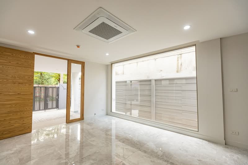 𝗦𝗬𝗠𝗠𝗘𝗧𝗥𝗬 เกษตร–นวมินทร์, กรุงเทพ, นวมินทร์, บึงกุ่ม, กรุงเทพ, 370 ตร.ม., วิลล่า ขาย, โดย ฐาณวีร์ ฐณเศรษฐ์ธดากุล, 500187420 - DDproperty.com