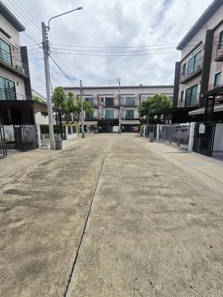 บ้านกลางเมือง พหลโยธิน 50 (Baan klang muang Phaholyothin 50), กรุงเทพ, Soi Phahonyothin 50, คลองถนน, สายไหม, กรุงเทพ, 160 ตร.ม., ทาวน์เฮ้าส์ ขาย, โดย นภัสศรณ์ วงศ์สินไทยกร (นันท์), 500187439 - DDproperty.com
