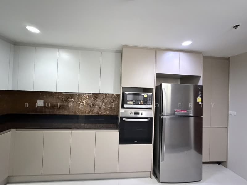 G.P. Grande Tower, Bangkok, 55 Sukhumvit 23, Khlongtoei Nua, Watthana, Bangkok, 3 Bedrooms, 260 sqm, Condo For Rent, by Blueprint Property, 500187452 - DDproperty.com