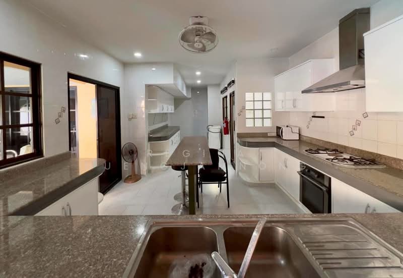 Private Pool Villa, Soi Bongkot Location: Soi Bongkot, Chon Buri (Pattaya), Nong Pru, Bang Lamung (Pattaya), Chon Buri (Pattaya), 10+ Bedrooms, 516 sqm, Single Detached House For Sale, by Regina Nuengjamnong, 500187522 - DDproperty.com