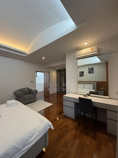 Pool Villa in Pridi , Ekkamai , Asok, Bangkok, Khlong Tan Nua, Watthana, Bangkok, 5 Bedrooms, 500 sqm, Villa For Rent, by Usuma Usumachat, 500187527 - DDproperty.com