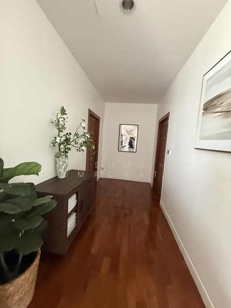 Pool Villa in Pridi , Ekkamai , Asok, Bangkok, Khlong Tan Nua, Watthana, Bangkok, 5 Bedrooms, 500 sqm, Villa For Rent, by Usuma Usumachat, 500187527 - DDproperty.com