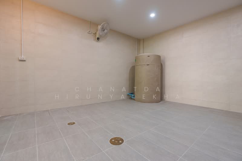 Baan Klang Muang Sathorn-Suksawat, Samut Prakan, 29 Suk Sawat 39, Bang Phung, Phra Pra Daeng, Samut Prakan, 3 Bedrooms, 185 sqm, Townhouse For Sale, by Chanatda Hirunyalekha, 500187530 - DDproperty.com