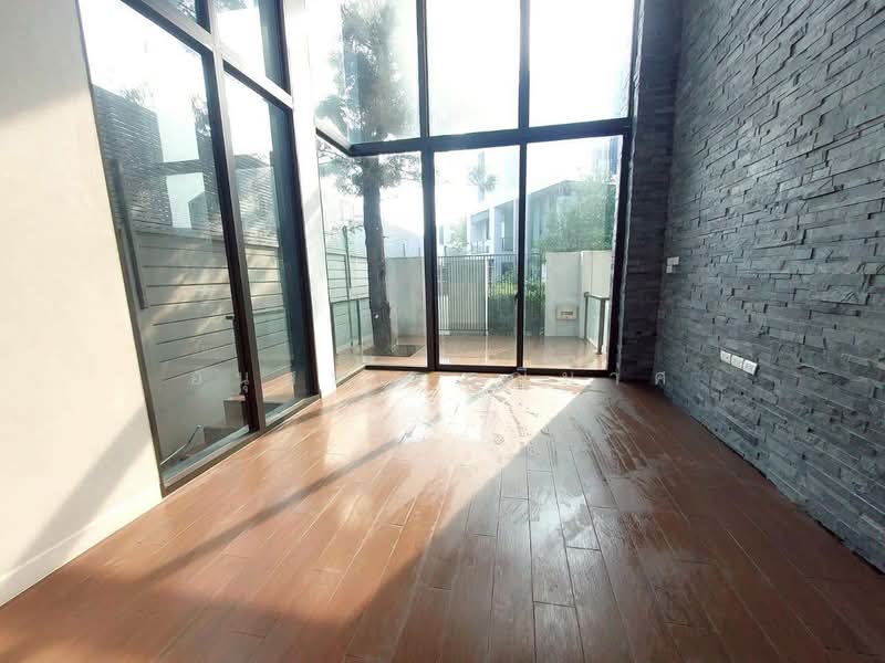 Baan Klang Muang Classe Ekkamai-Ramintra, Bangkok, Sukhonthasawat Road, Lat Phrao, Lat Phrao, Bangkok, 5 Bedrooms, 454 sqm, Single Detached House For Sale, by อนุสรา มณีมาศ, 500187536 - DDproperty.com