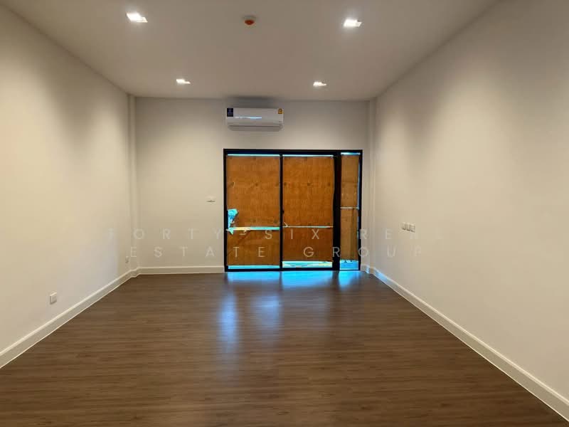 ขาย!! home office Workplace เพชรเกษม 81-2 พัฒนาโดย SC Asset, Bangkok, Nong Kang Plu, Nong Khaem, Bangkok, 2 Bedrooms, 175 sqm, Townhouse For Sale, by Forty-Six Real Estate Group, 500187546 - DDproperty.com