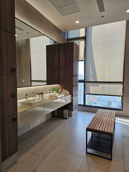 The Issara Sathorn, Bangkok, Chan Road, Thung Maha Mek, Sathon, Bangkok, 2 Bedrooms, 37 sqm, Condo For Rent, by Saranrat Pongklang, 500187551 - DDproperty.com