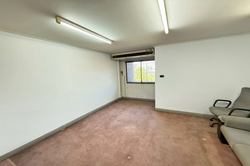 ถนนลาดพร้าว ซอยลาดพร้าว 35 แยก 2-3 แขวงลาดยาว เขตจตุจักร กทม.10900, Bangkok, ลาดพร้าว, Lat Yao, Chatuchak, Bangkok, 4 Bedrooms, 540 sqm, Townhouse For Sale, by สง่าชัย ไทรทองคำ, 500187572 - DDproperty.com