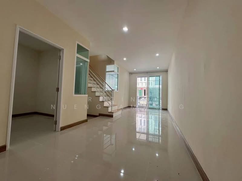 โกล์เด้น ทาวน์ ทาวน์โฮม ที่ตั้ง : เขาตาโล, ชลบุรี, หนองปรือ, บางละมุง, ชลบุรี, 69 ตร.ม., ทาวน์เฮ้าส์ ขาย, โดย Regina Nuengjamnong, 500187573 - DDproperty.com