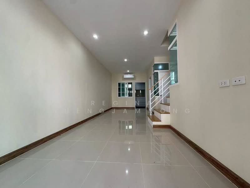 Golden Town Townhome Location: Khao Taloo, Chon Buri (Pattaya), Nong Pru, Bang Lamung (Pattaya), Chon Buri (Pattaya), 4 Bedrooms, 69 sqm, Townhouse For Sale, by Regina Nuengjamnong, 500187573 - DDproperty.com