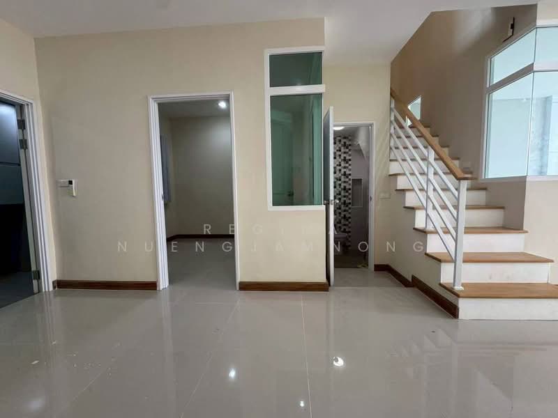Golden Town Townhome Location: Khao Taloo, Chon Buri (Pattaya), Nong Pru, Bang Lamung (Pattaya), Chon Buri (Pattaya), 4 Bedrooms, 69 sqm, Townhouse For Sale, by Regina Nuengjamnong, 500187573 - DDproperty.com
