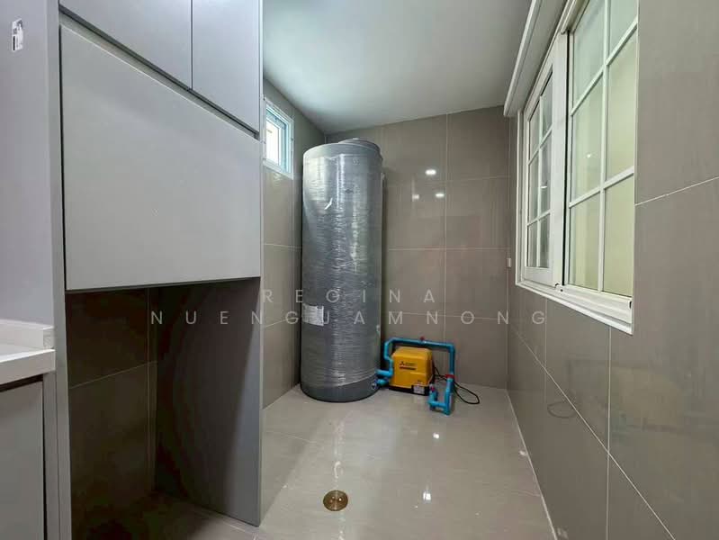 Golden Town Townhome Location: Khao Taloo, Chon Buri (Pattaya), Nong Pru, Bang Lamung (Pattaya), Chon Buri (Pattaya), 4 Bedrooms, 69 sqm, Townhouse For Sale, by Regina Nuengjamnong, 500187573 - DDproperty.com