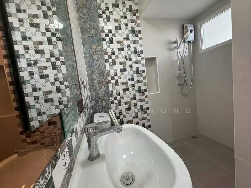 Golden Town Townhome Location: Khao Taloo, Chon Buri (Pattaya), Nong Pru, Bang Lamung (Pattaya), Chon Buri (Pattaya), 4 Bedrooms, 69 sqm, Townhouse For Sale, by Regina Nuengjamnong, 500187573 - DDproperty.com