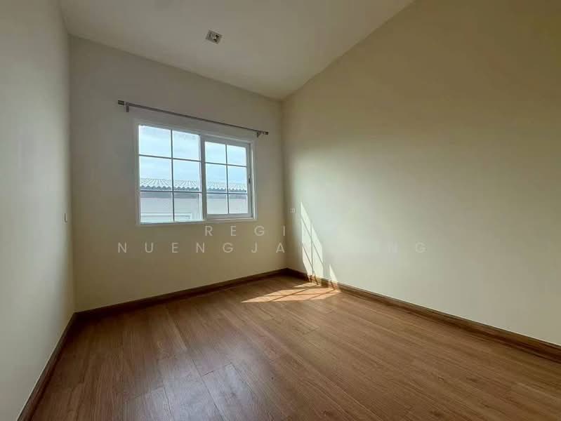 Golden Town Townhome Location: Khao Taloo, Chon Buri (Pattaya), Nong Pru, Bang Lamung (Pattaya), Chon Buri (Pattaya), 4 Bedrooms, 69 sqm, Townhouse For Sale, by Regina Nuengjamnong, 500187573 - DDproperty.com