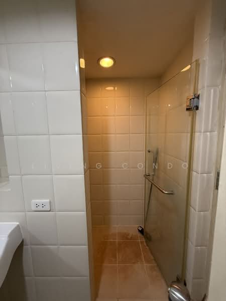 Baan Navatara Condominium, Bangkok, 900 Soi Prasert Manutak 33, Kaset - Nawamin Road, Nuan Chan, Bueng Kum, Bangkok, 1 Bedroom, 38 sqm, Condo For Rent, by Living Condo, 500187579 - DDproperty.com