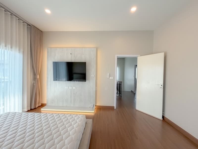 Grand Britania Ratchaphruek Rama 5 : แกรนด์บริทาเนีย ราชพฤกษ์ พระราม5, Nonthaburi, 898/1 ถ.นครอินทร์, Bang Khanun, Bang Kruai, Nonthaburi, 4 Bedrooms, 185 sqm, Single Detached House For Rent, by คุณรุ่งนภา ศาสนะ (ออย), 500187639 - DDproperty.com