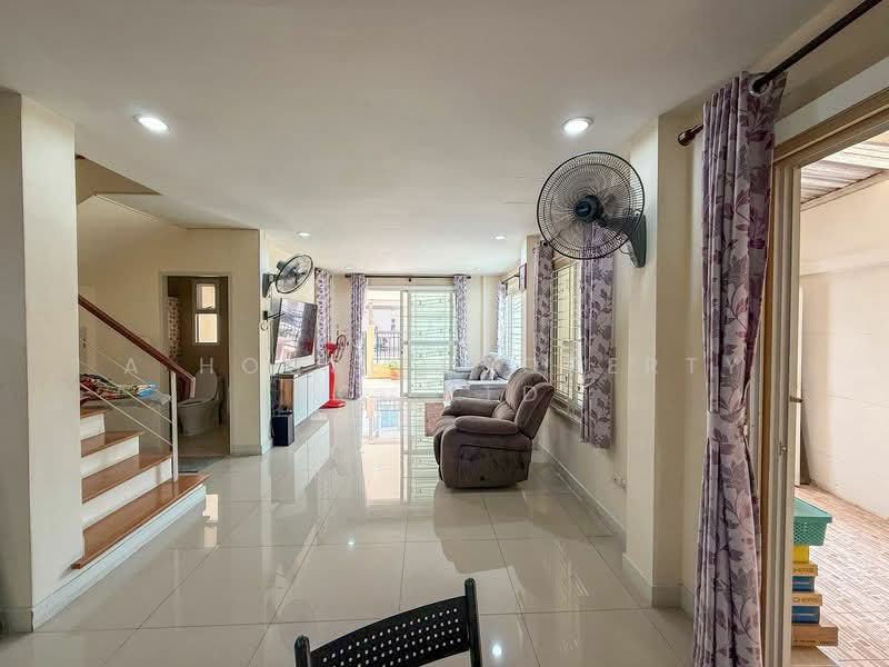 Townhome for sale in The Central 2 Village, Chak Kho, Sriracha., Chon Buri (Pattaya), Surasak, Si Racha, Chon Buri (Pattaya), 3 Bedrooms, 152 sqm, Townhouse For Sale, by A House Property Co.,Ltd., 500187640 - DDproperty.com