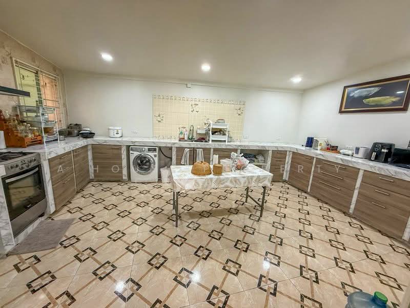 Townhome for sale in The Central 2 Village, Chak Kho, Sriracha., Chon Buri (Pattaya), Surasak, Si Racha, Chon Buri (Pattaya), 3 Bedrooms, 152 sqm, Townhouse For Sale, by A House Property Co.,Ltd., 500187640 - DDproperty.com