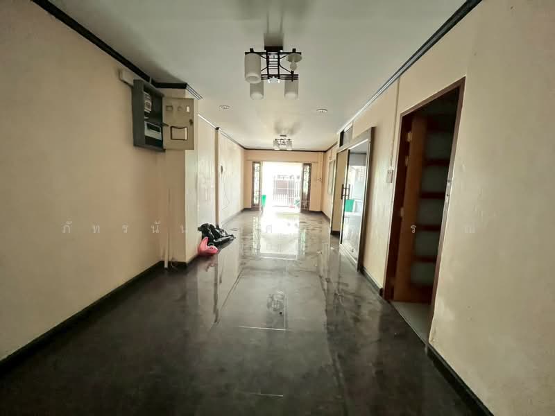 ขาย - หมู่บ้านสินธร บางกะปิ ถนนลาดพร้าว แขวงคลองจั่น เขตบางกะปิ กรุงเทพมหานคร, กรุงเทพ