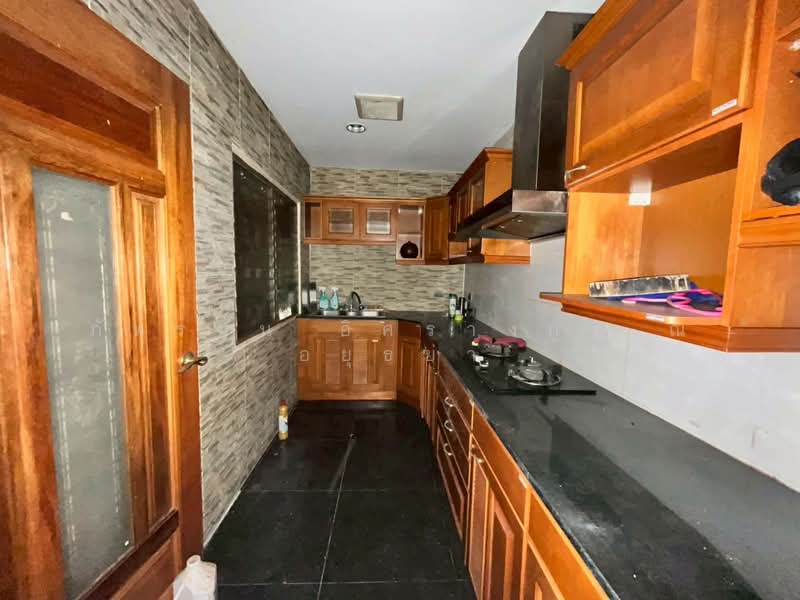 หมู่บ้านสินธร บางกะปิ ถนนลาดพร้าว แขวงคลองจั่น เขตบางกะปิ กรุงเทพมหานคร, Bangkok, ลาดพร้าว, Khlong Chan, Bang Kapi, Bangkok, 4 Bedrooms, 96 sqm, Townhouse For Sale, by ภัทรนัน อิศรางกูร ณ อยุธยา, 500187666 - DDproperty.com