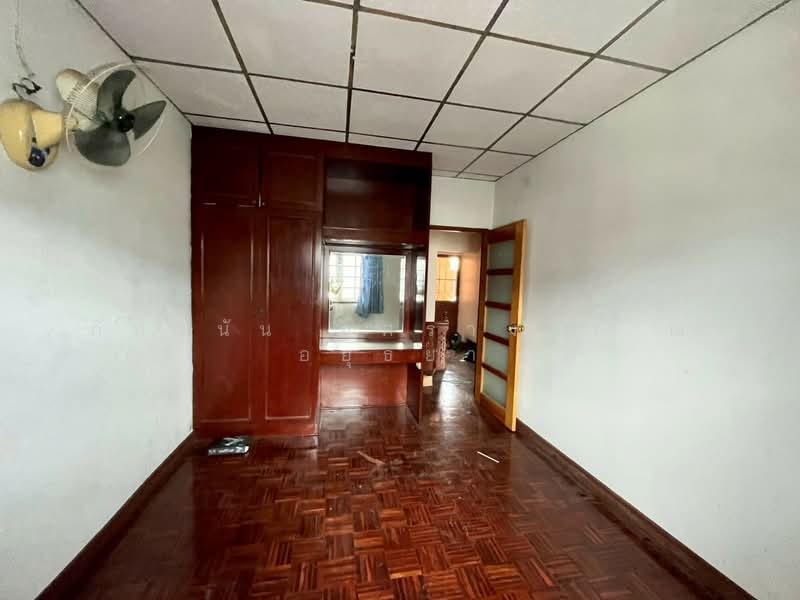 ขาย - หมู่บ้านสินธร บางกะปิ ถนนลาดพร้าว แขวงคลองจั่น เขตบางกะปิ กรุงเทพมหานคร, กรุงเทพ