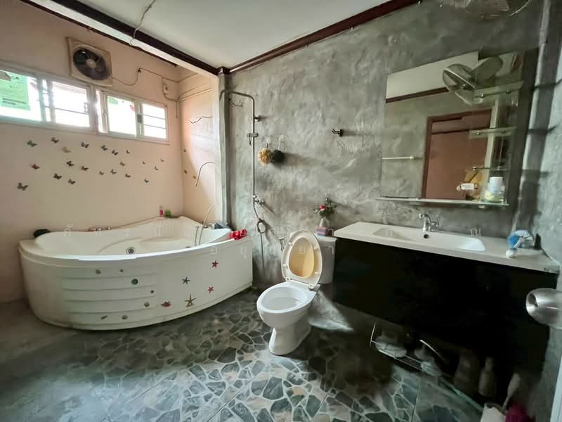 ขาย - หมู่บ้านสินธร บางกะปิ ถนนลาดพร้าว แขวงคลองจั่น เขตบางกะปิ กรุงเทพมหานคร, กรุงเทพ