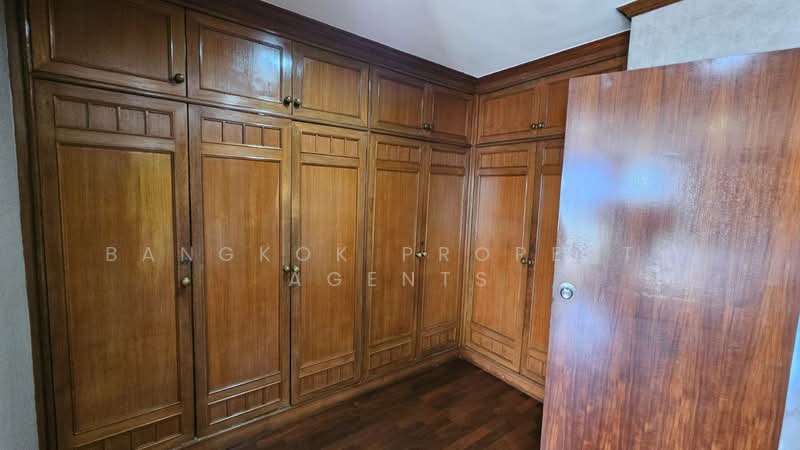 Regent on the Park 1, Bangkok, Soi Sukhumvit 26, Khong Tan, Khlong Toei, Bangkok, 3 Bedrooms, 249 sqm, Condo For Sale, by BANGKOK PROPERTY AGENTS, 500187673 - DDproperty.com