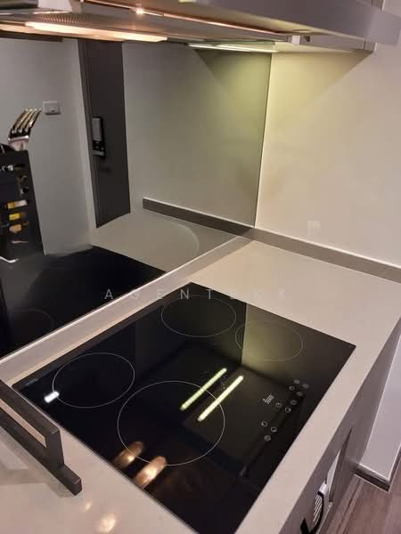 IDEO Sathorn-Wongwian Yai, Bangkok, 219 Soi Krung Thonburi 1, Khlong Ton Sai, Khlong San, Bangkok, 2 Bedrooms, 56 sqm, Condo For Rent, by Agentbkk, 500187715 - DDproperty.com