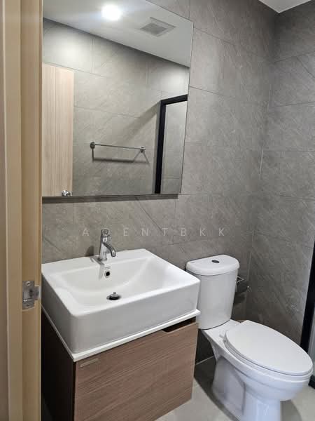 The Livin Phetkasem, Bangkok, 689 Petchkasem Road, Bang Wa, Phasi Charoen, Bangkok, 1 Bedroom, 28 sqm, Condo For Rent, by Agentbkk, 500187719 - DDproperty.com