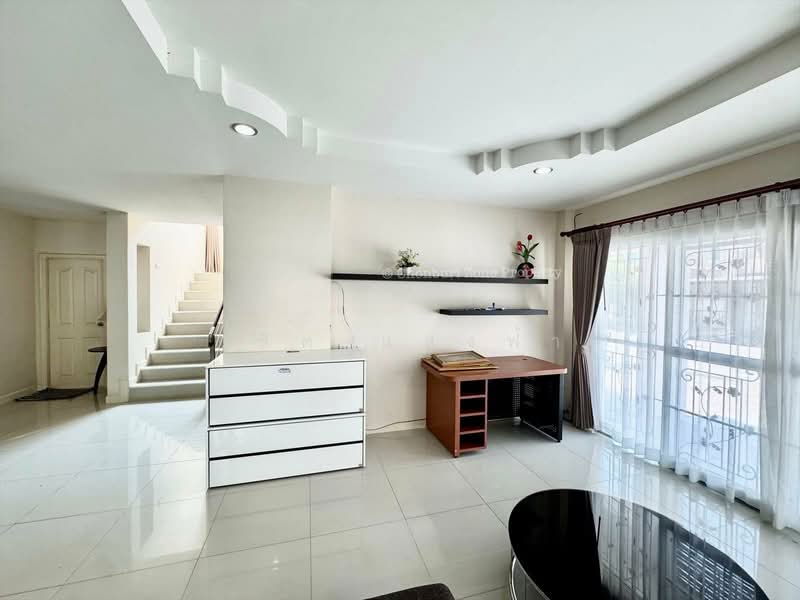 ให้เช่าบ้านเดี่ยวหลังใหญ่ ม.โคโค่พาร์ค โรงโป๊ะ แหลมฉบัง, Chon Buri (Pattaya), Bang Lamung, Bang Lamung (Pattaya), Chon Buri (Pattaya), 3 Bedrooms, 200 sqm, Single Detached House For Rent, by Dusit Saengfa, 500187765 - DDproperty.com