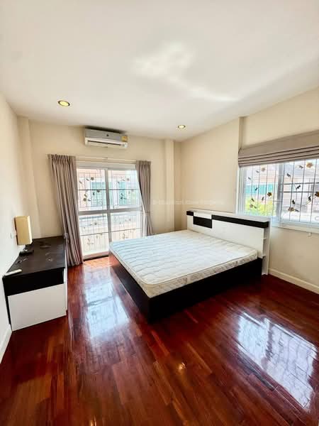 ให้เช่าบ้านเดี่ยวหลังใหญ่ ม.โคโค่พาร์ค โรงโป๊ะ แหลมฉบัง, Chon Buri (Pattaya), Bang Lamung, Bang Lamung (Pattaya), Chon Buri (Pattaya), 3 Bedrooms, 200 sqm, Single Detached House For Rent, by Dusit Saengfa, 500187765 - DDproperty.com